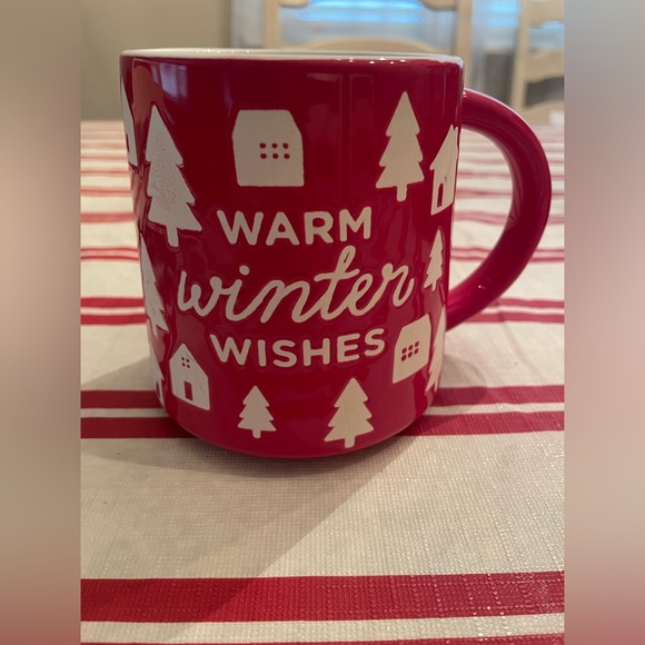 Adorable Winter decoration that hangs and Winter ❄️ Mug Set! ❤️🤍 - Picture 3 of 3